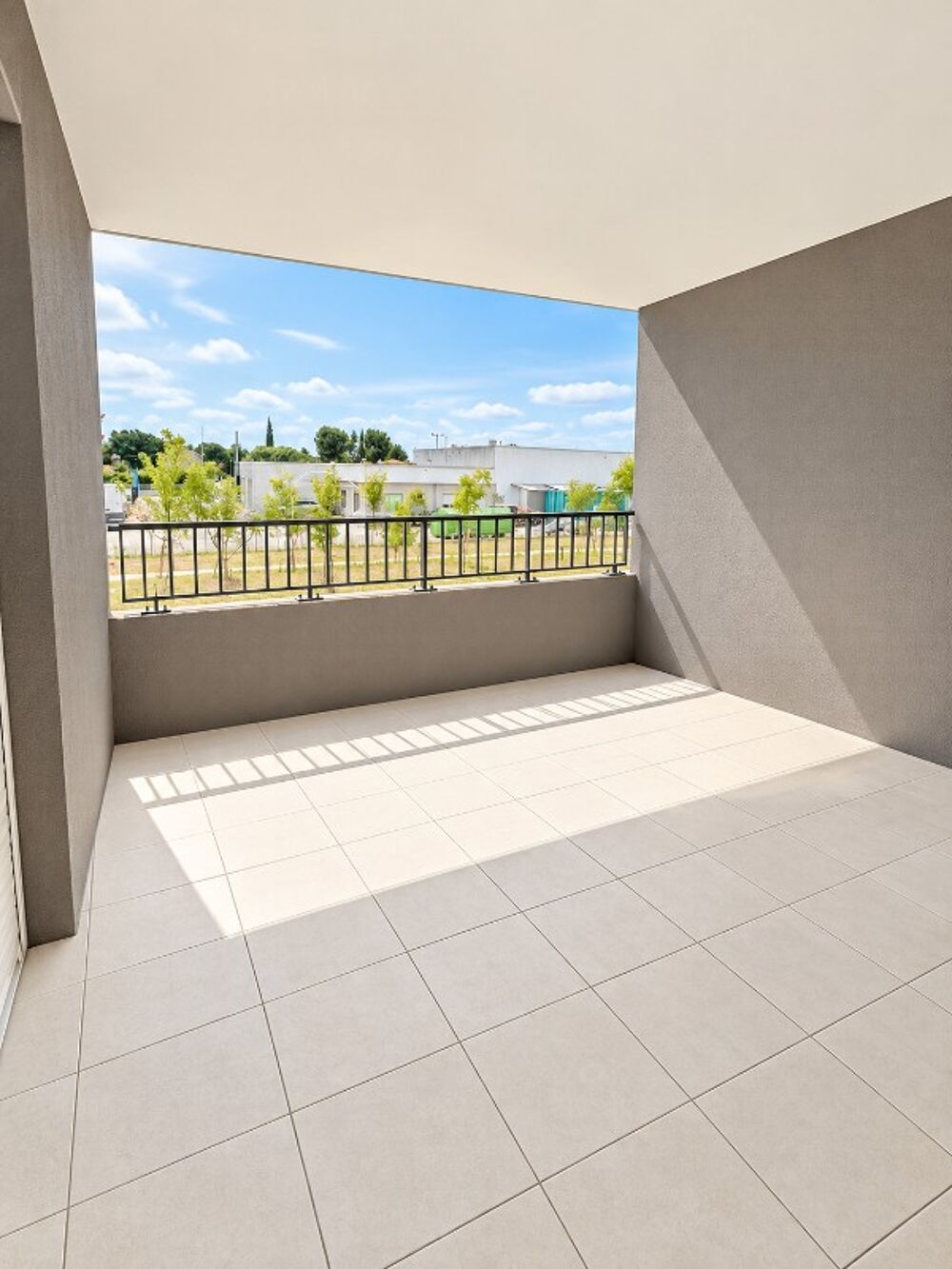 Location Appartement T3 avec parking et terrasse à Arles Arles