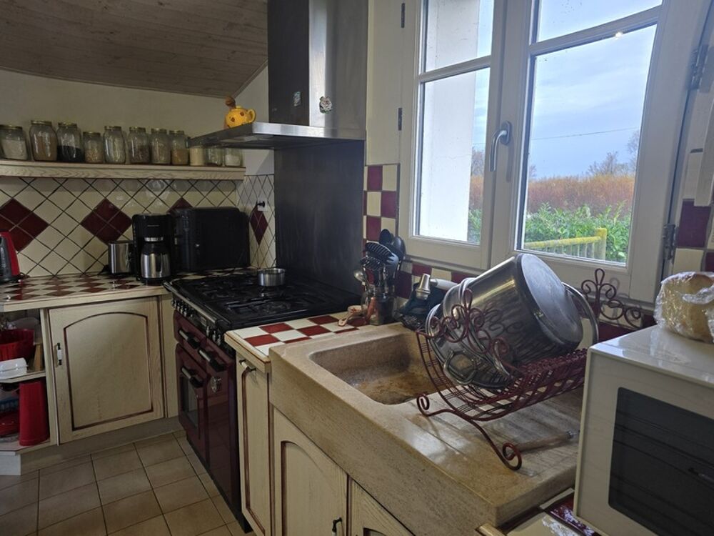 Propriété à vendre 12 pièces BEAUVOIR SUR MER (85)