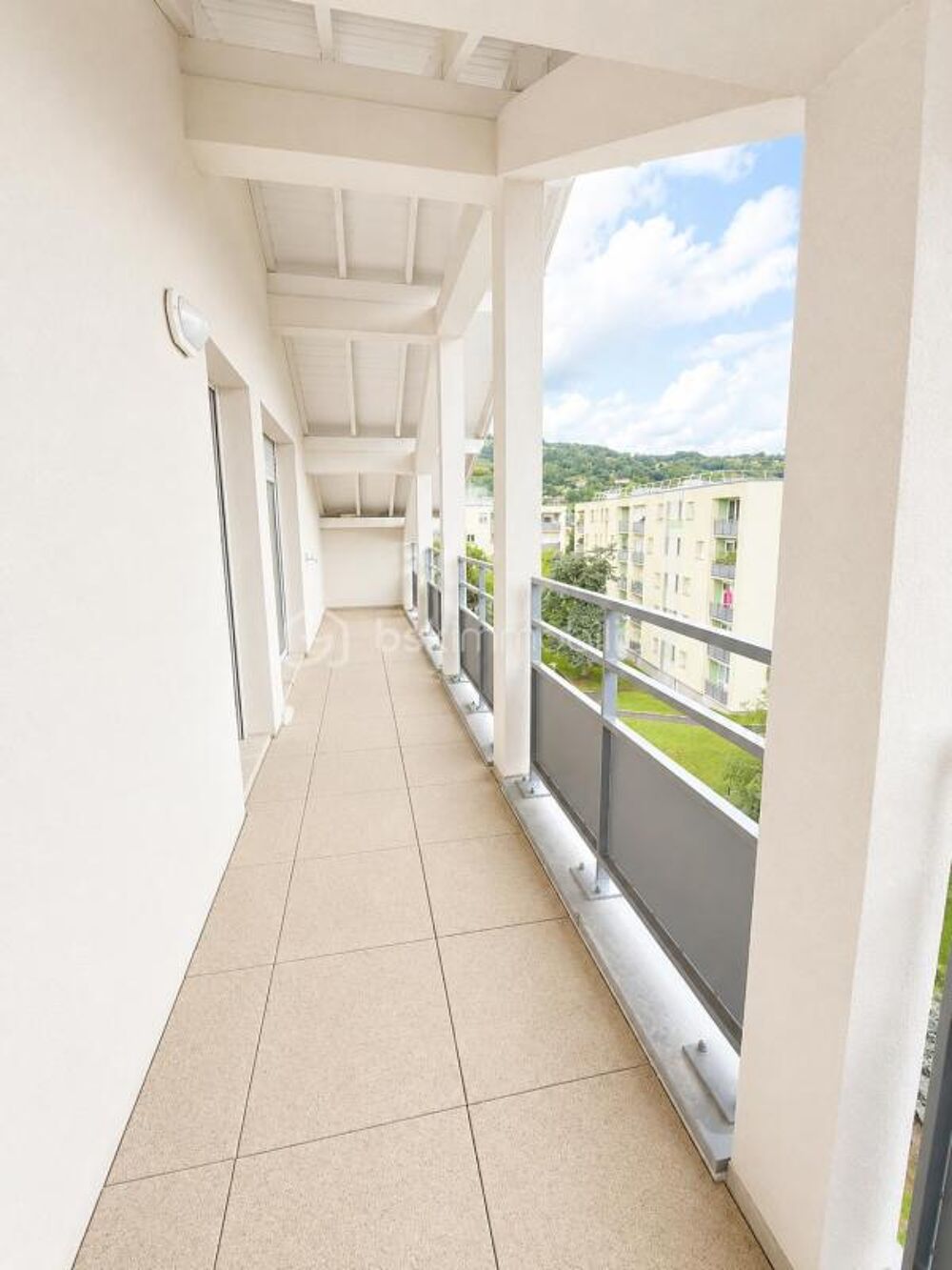 T2 DERNIER ÉTAGE 52 m2 AVEC GRANDE TERRASSE Résidence sécurisée « Élégance Vercors »