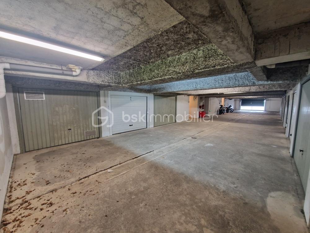 Vente Parking/Garage ANGLET limite BIARRITZ quartier AGUILERA - garage fermé sécurisé Anglet