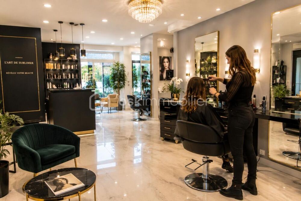   Salon de coiffure de 100 m² réputé au cœur du centre-ville 