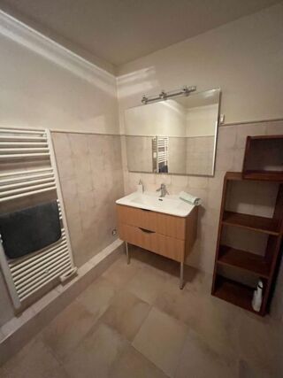  Appartement à louer 5 pièces 80 m² Avignon
