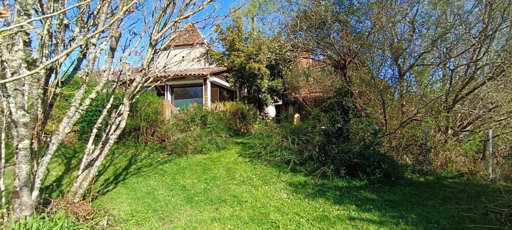 A vendre LIMEYRAT (24), maison de 172 m2 sur un terrain de 2300 m2