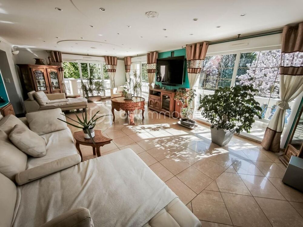 BELLE DEMEURE A LA FRETTE SUR SEINE