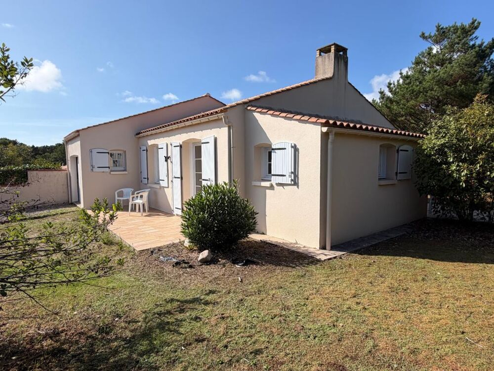 BREM SUR MER 85 A 2 PAS DES PLAGES DANS QUARTIER RESIDENTIEL VILLA PLAIN PIED AVEC GARAGE ET JARDIN CLOS