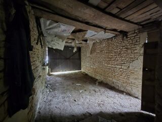  Remise / Grange � vendre 1 pi�ce 180 m�