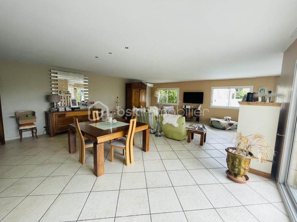  vendre  Proprit/chteau Ste (34200)