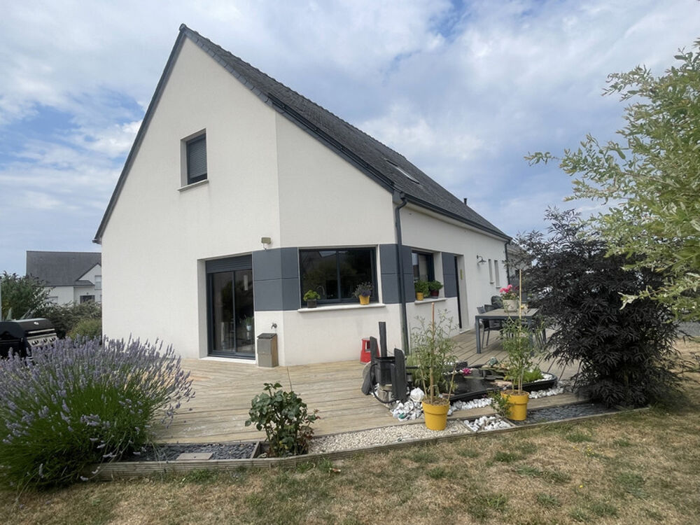 5' Saumur Pavillon de 2018 avec de belles prestations- Suite parentale de plain pied- 4 chambres ur 727 m2 de terrain arboré clo
