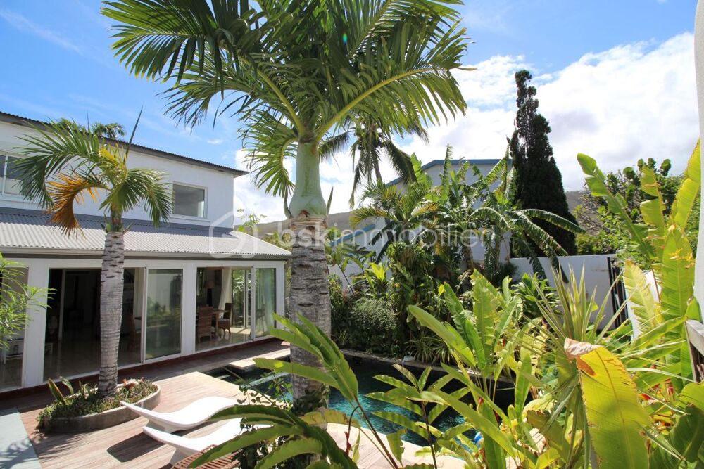 Vente Villa VILLA FAMILIALE avec T2 indépendant A 200 M DU LAGON - AVEC REVENUS COMPLEMENTAIRES La saline les bains