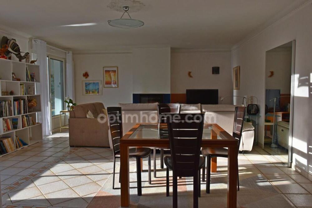 Vente Maison Maison familiale de plain-pied avec grande piscine intérieure, aux portes de la Gacilly La gacilly