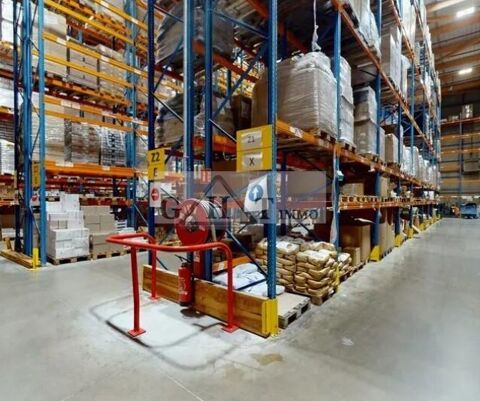   9000 m² entrepot bureaux à vendre 