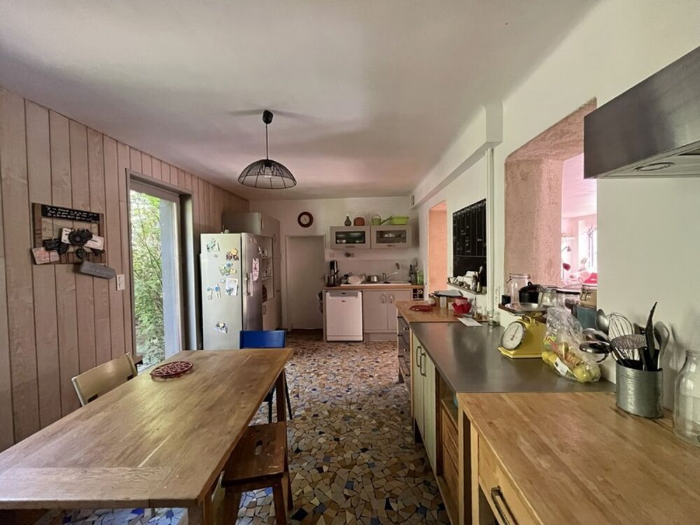 EXCLUSIVITÉ  MAISON EN PIERRE DE 183M² AVEC 5 CHAMBRES ET GRANDE DÉPENDANCE À PLESSÉ