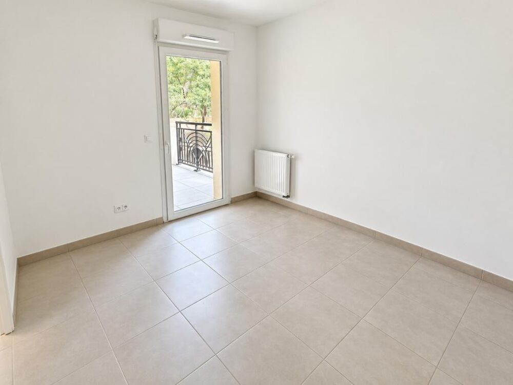 T2 avec parking et terrasse à TOULON