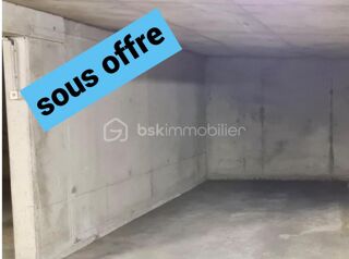  Parking / Garage  vendre 
