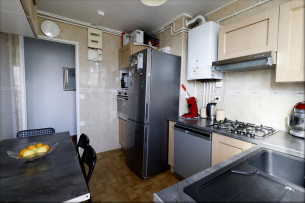 Vente Appartement Dpt Bouches du Rhône (13), à vendre appartement T4 avec terrasse fermée et loggia Marseille 10
