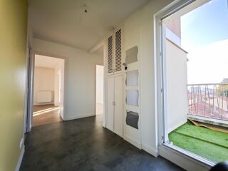  Immeuble à vendre 15 + pièces 304 m²