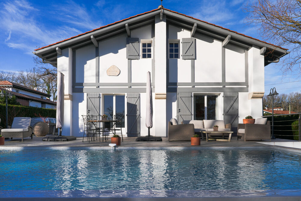 ASCAIN Superbe maison familiale rénovée avec vue montagne
