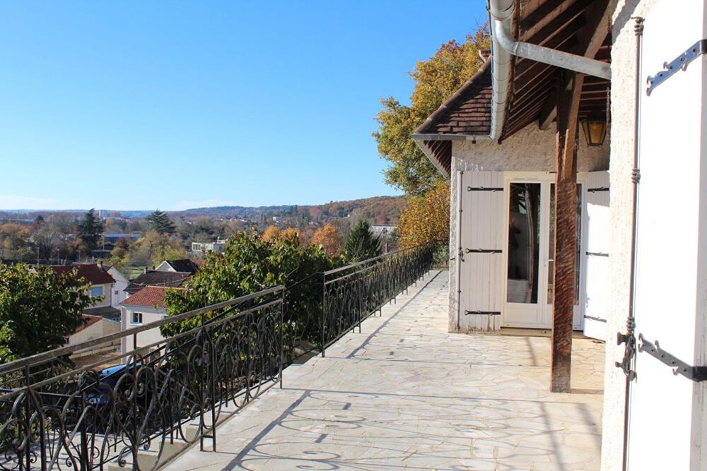 Maison de ville type 7, surface 245 m², garage privatif, sur un terrain 1012 m²