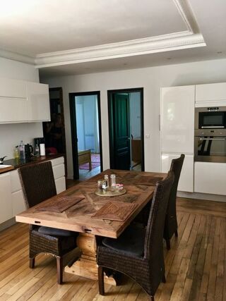  Appartement à louer 3 pièces 81 m²