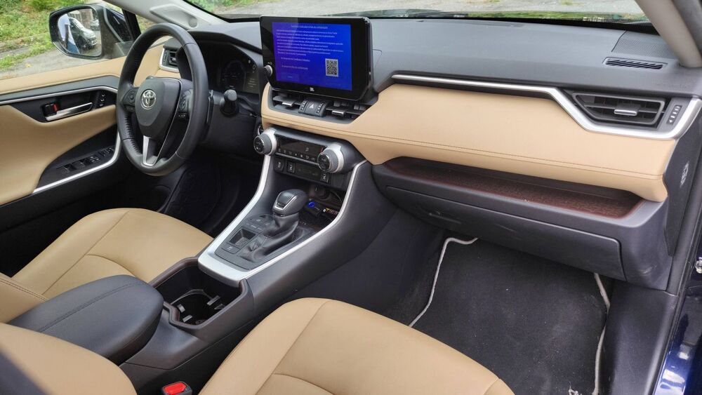 RAV 4 2.5 VVT-i 218 Hybrid E-CVT Lounge - Entretien constructeur T 2023 occasion 92000 Nanterre