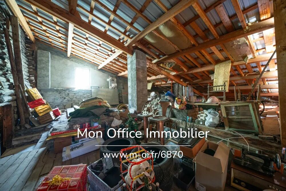 Vente Maison Référence : 6870-CLG - Fuste Saint Veranaise d'environ 300 m², à rénover avec restaurant en activité Saint veran