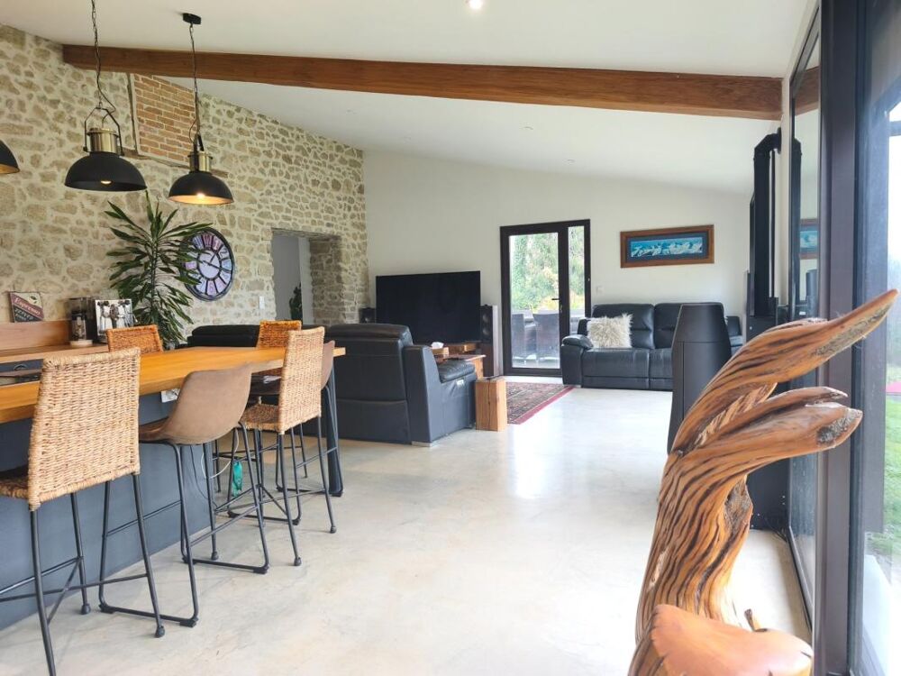 Propriété dexception de 28ha avec étang, gîtes et installation équestre privée à CEYROUX (23) 766500€ FAI