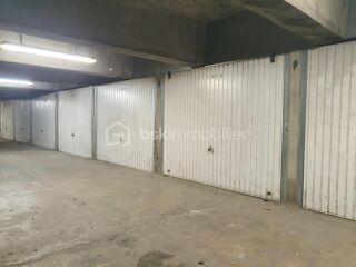  Parking / Garage � vendre 