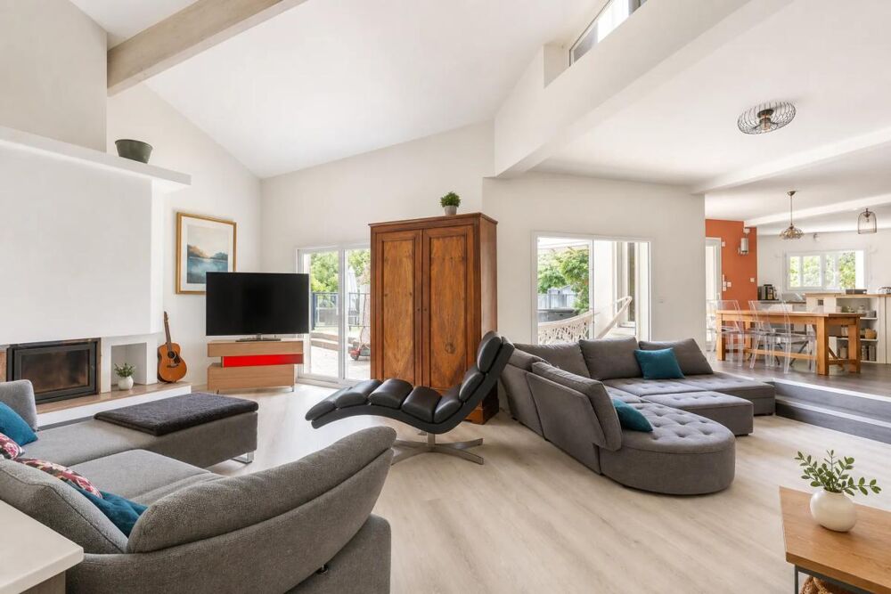 Maison de 8 pièces de 210 m² à Saint-Cyr-sur-le-Rhône