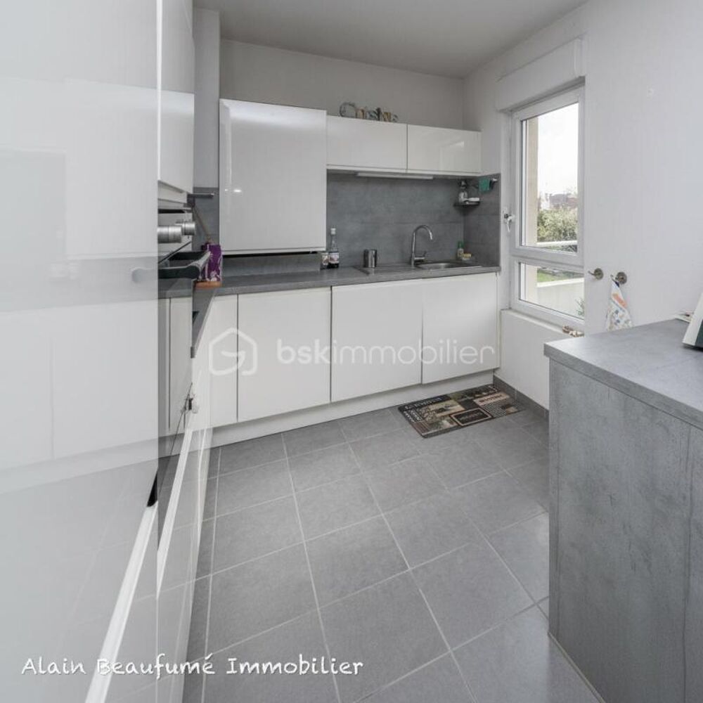 APPARTEMENT 4 PIÈCES AVEC TERRASSE DE 18 M² ET VUE DEGAGEE