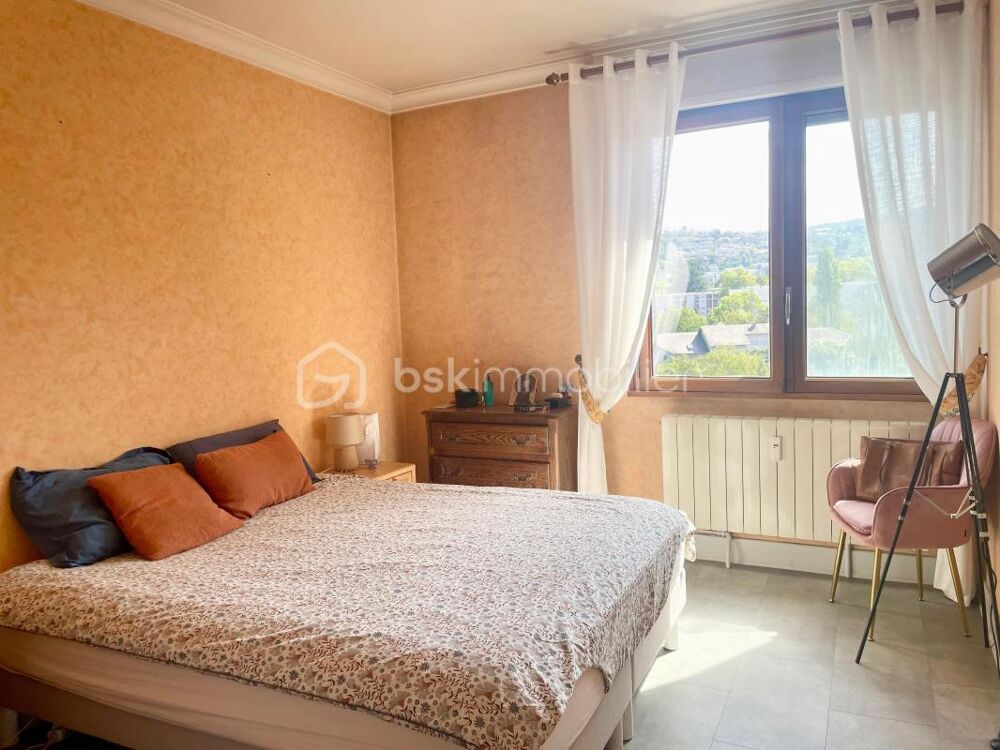 VUE IMPRENABLE - APPARTEMENT T4 TRAVERSANT DE 89,20 m²  3 CHAMBRES  2 BALCONS  CAVE