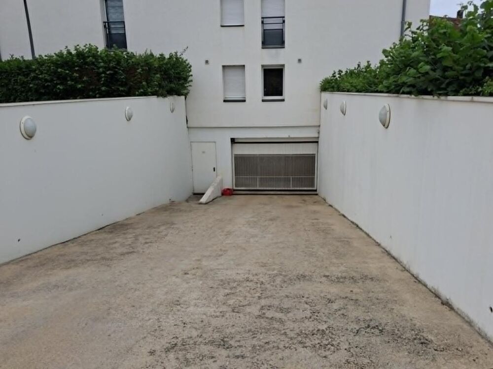 Vente Parking/Garage grand garage (24m²) à vendre Dijon