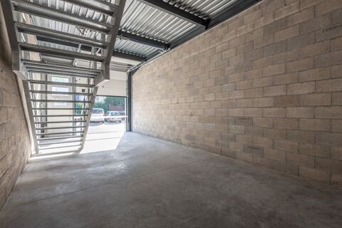   à vendre Artisans : Votre nouvel atelier de 115 m² au pied de l'A40 – Bonneville 