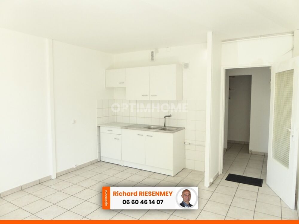 Studio en RDC avec parking BRUYERES LE CHATEL (91)