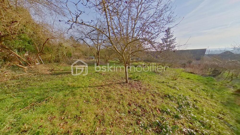 Corps de ferme de 179 m² avec une grande de grange 150 m² sur 1624 m² de terrain