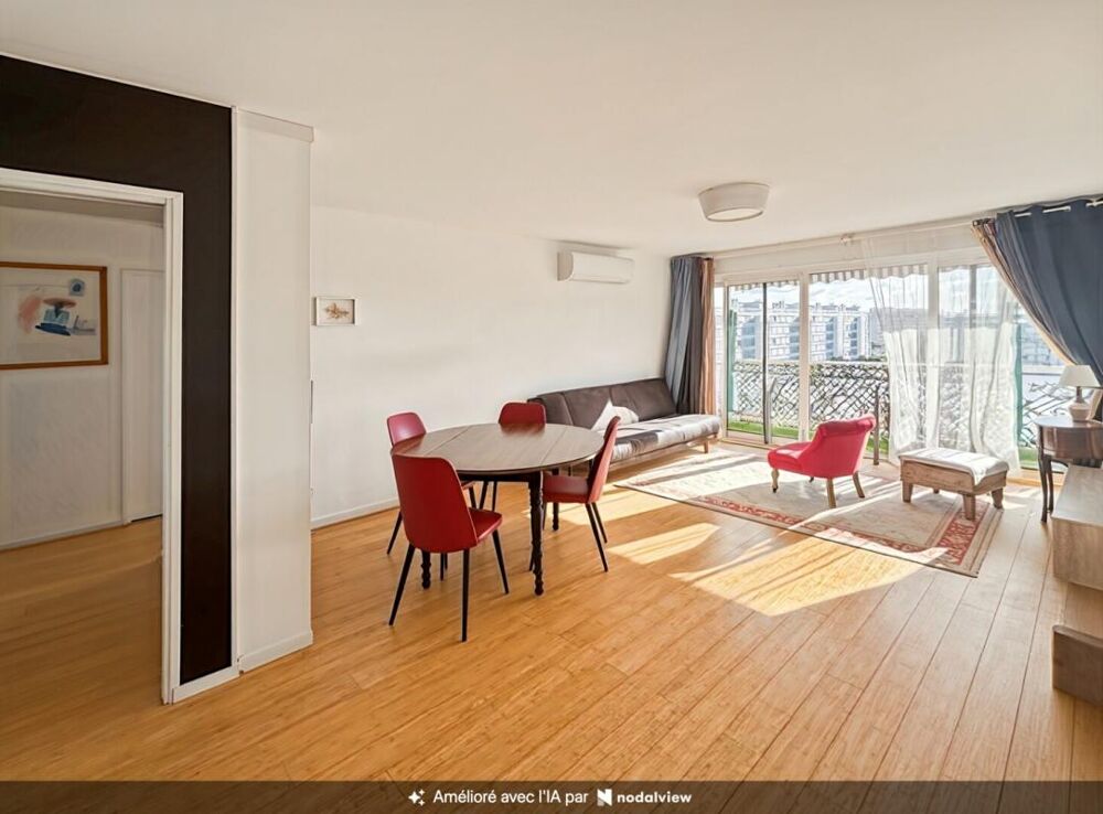 Vente Appartement Ensemble de deux appartements situés sur le même palier, offrant au total 6 chambres avec balcon Bordeaux