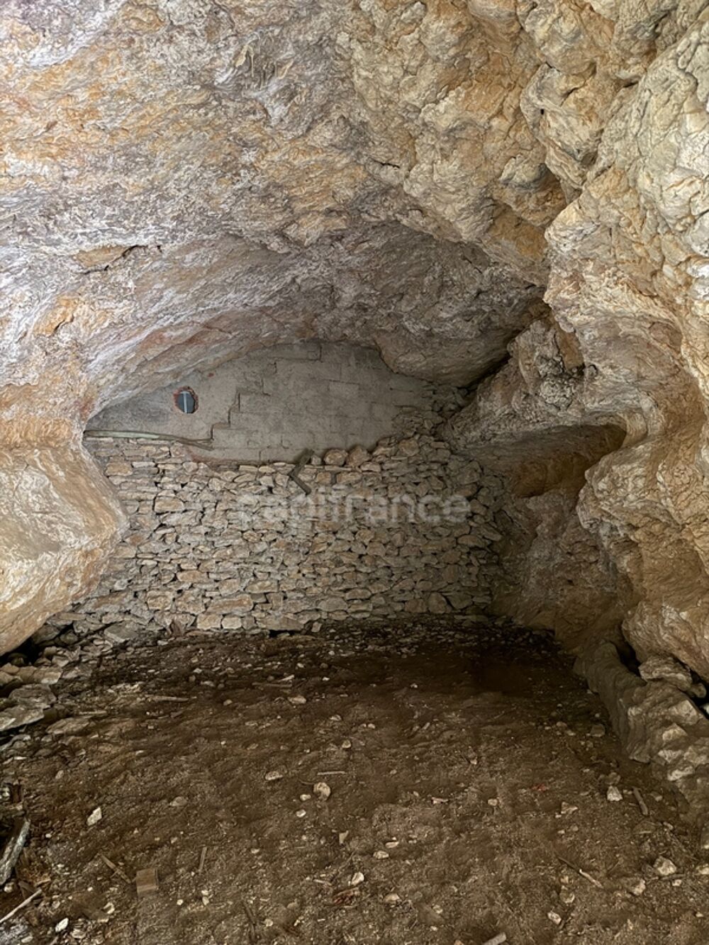 Vente Maison Berzé-la-Ville – Maison troglodyte avec grotte naturelle, charme brut et rénovation moderne Berze la ville