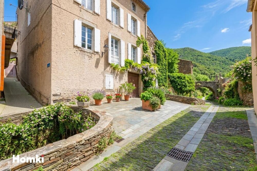 Maison de village de charme : lart de recevoir et de se retrouver / Charming Village House: The Art of Hosting and Gathering