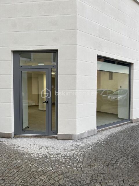 Local Commercial 120000 73600 Moutiers