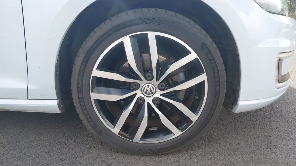 Golf 136 100 kWh E- - Automatique 2019 occasion 97460 Saint Paul