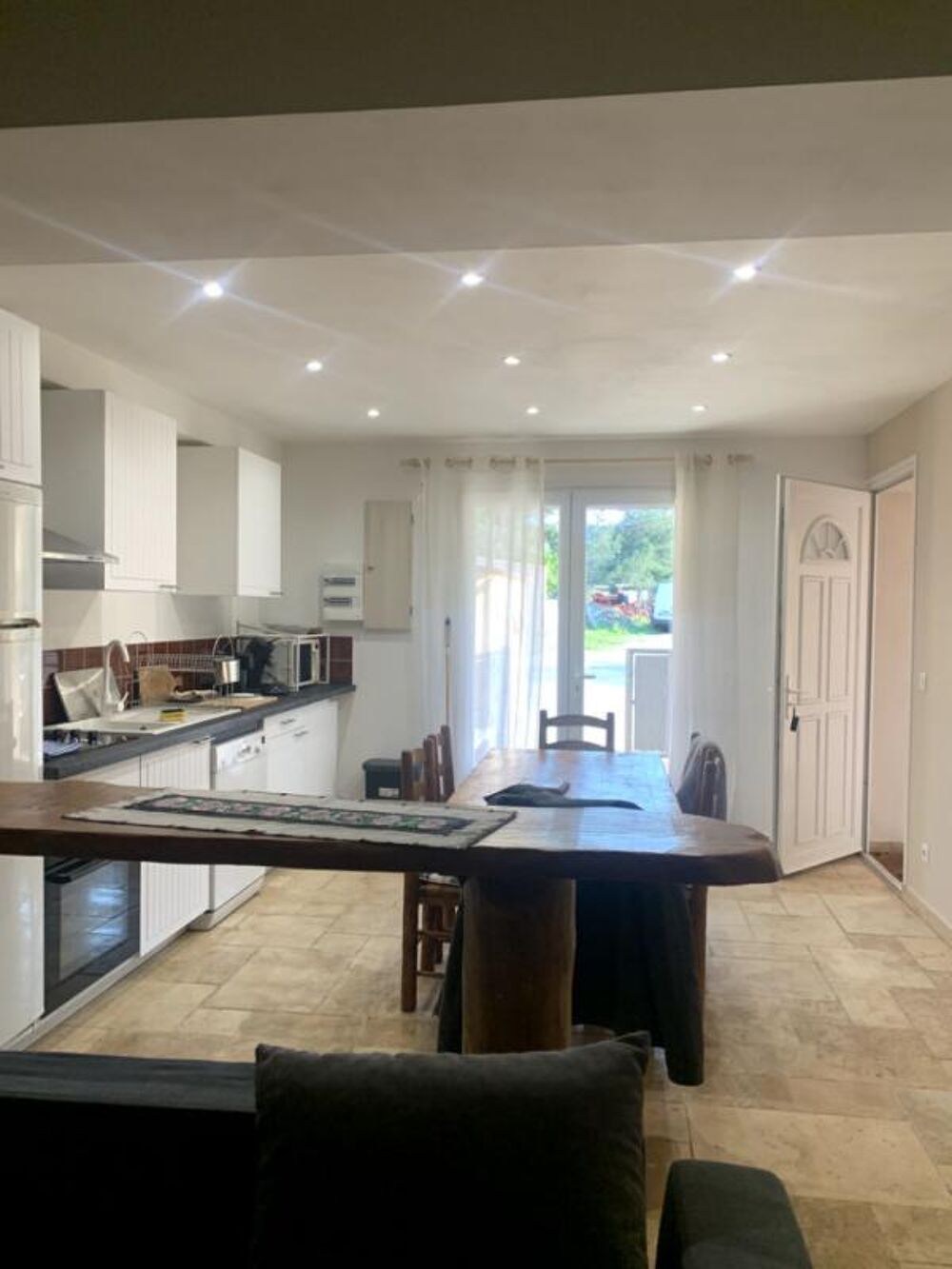 Maison de 206 m2 avec 3 appartements sur terrain de 775 m2