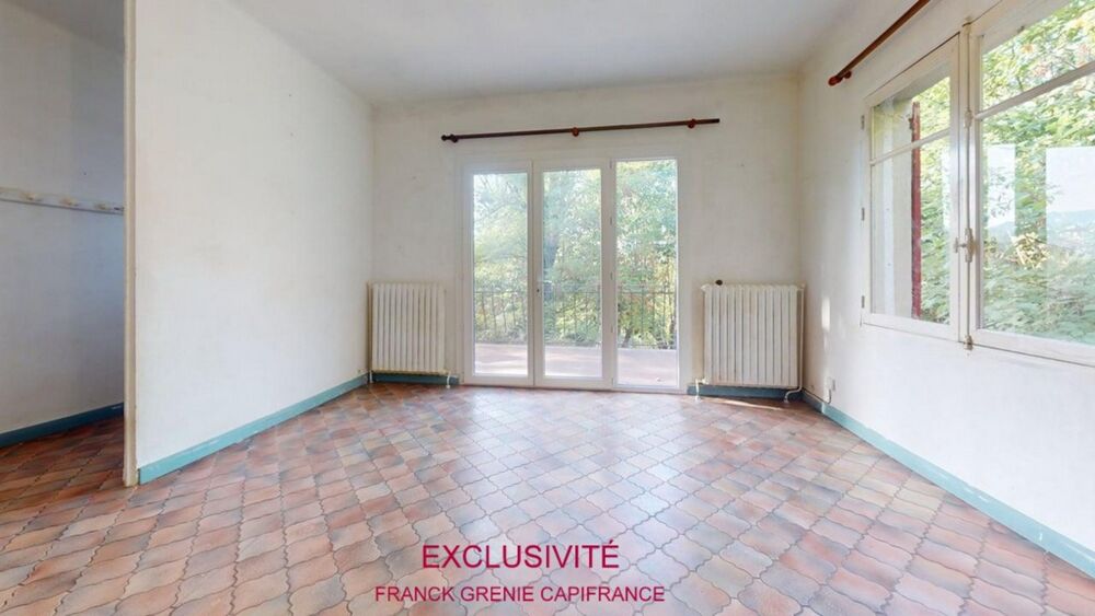 Vente Maison TOURVES – MAISON À RÉNOVER 151 M² – 5 CHAMBRES – GARAGE 60 M² – TERRAIN 1 210 M² – PANNEAUX SOLAIRES Tourves