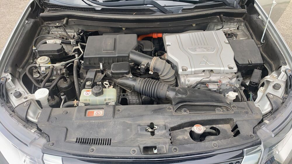 Outlander 2.4 MIVEC 208 Hybrid 4WD BVA6 Buisness 2020 occasion 33150 Cenon