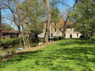  Moulin  vendre 8 pices 240 m
