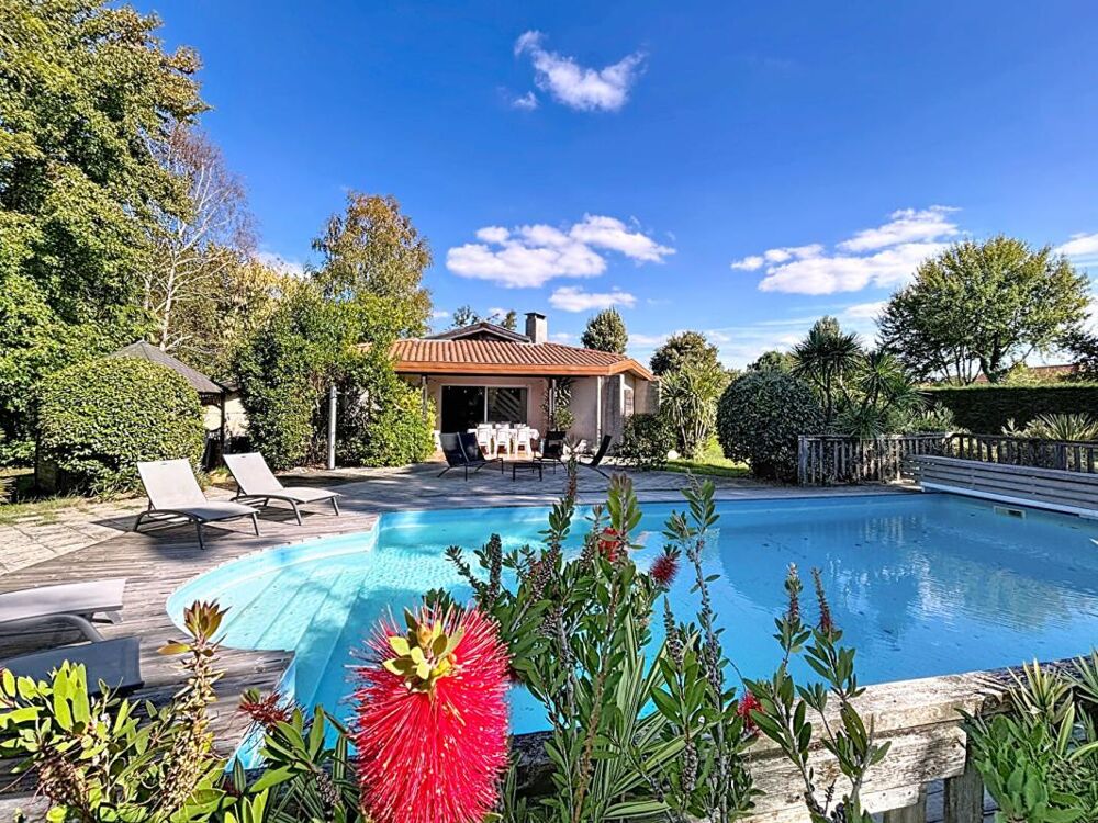 Villa 4 chambres plain-pied sur grand terrain divisible en 3 parcelles, piscine, tennis