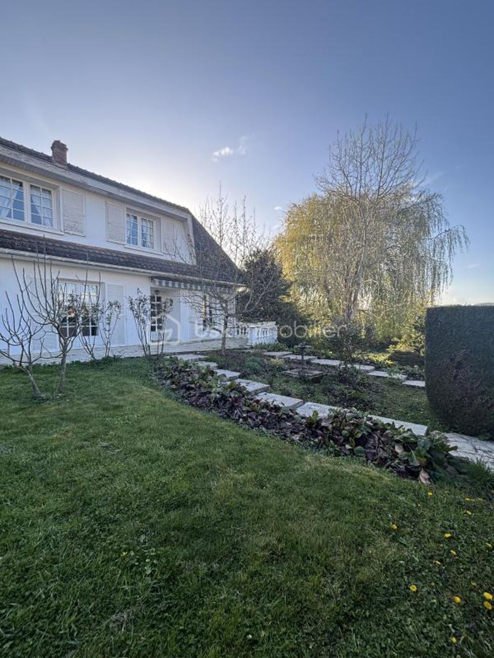 Maison avec piscine - 265 m² - Etampes-sur-Marne