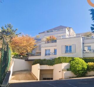  Appartement à louer 5 pièces 107 m²
