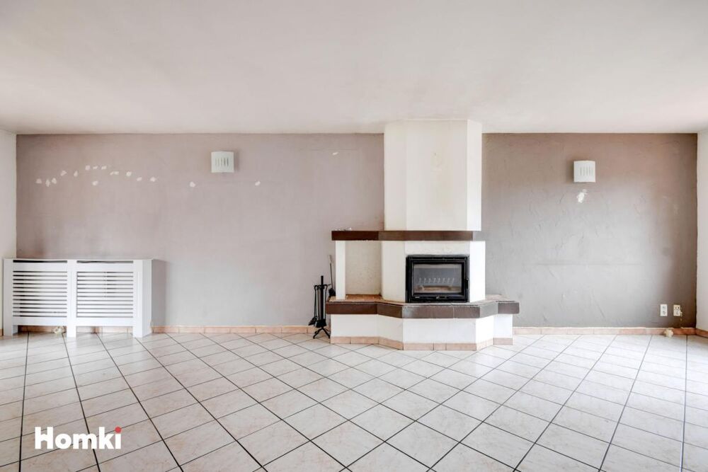 Vente Villa VILLA DE TYPE 4 JUMELEE D'UN COTE AVEC 2 TERRASSES UN JARDIN ET GARAGE Marseille 13