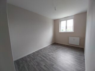  Appartement à louer 4 pièces 75 m²