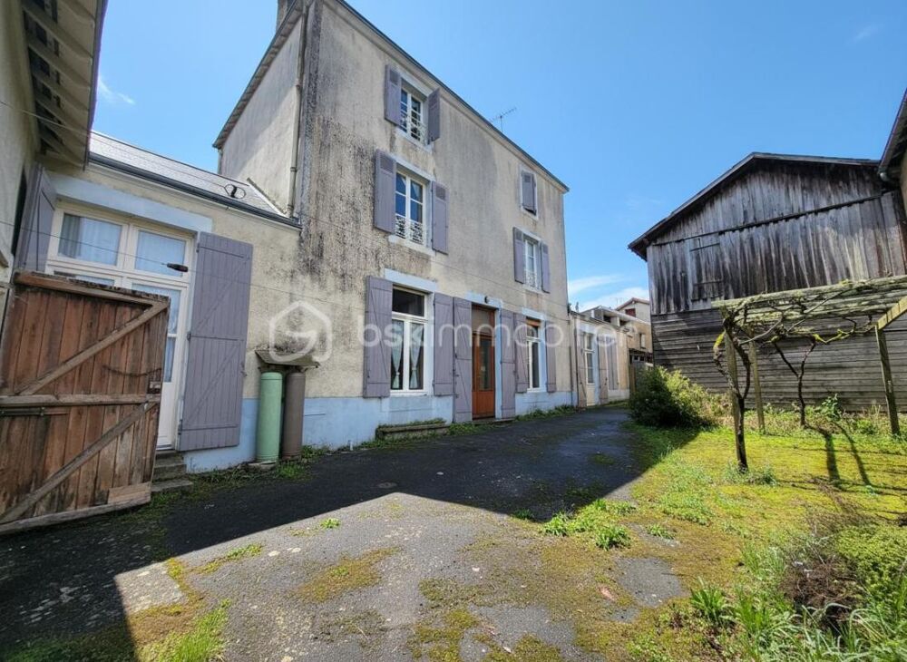 Vente Maison Sanxay – Ancien relais de poste en bord de rivière, atelier et dépendances, avec 2 terrains Sanxay
