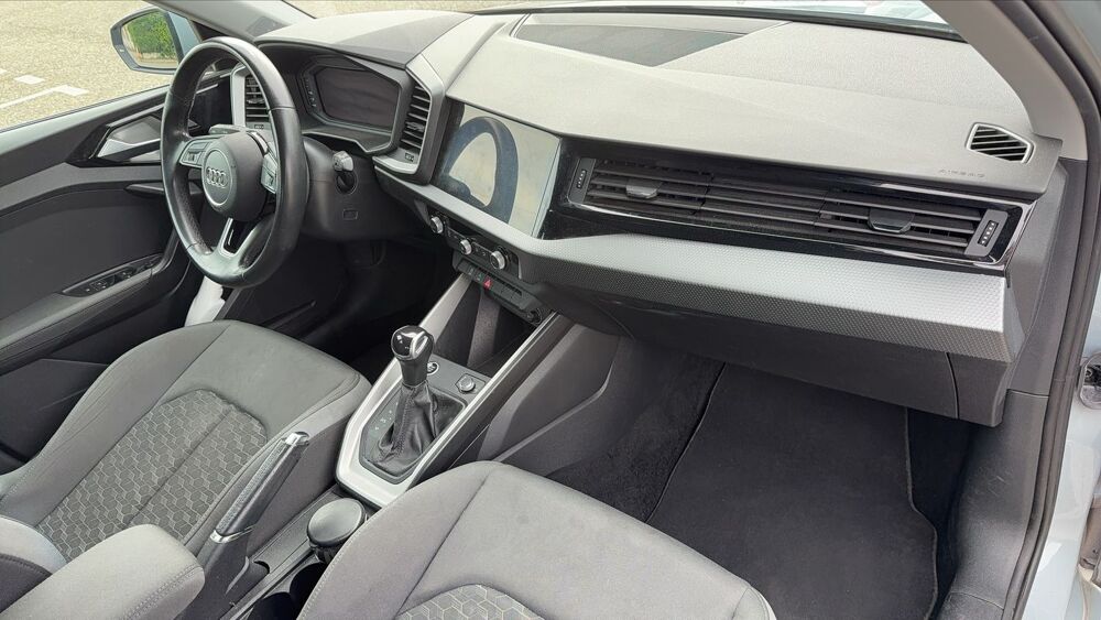 A1 (2) 1.0 TFSI 110 S-Tronic 7 Advanced - Automatique Entretien 2022 occasion 69330 Meyzieu